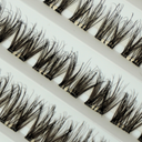 Jetzi Au Natural lash with black and brown fibers for soft natural finish